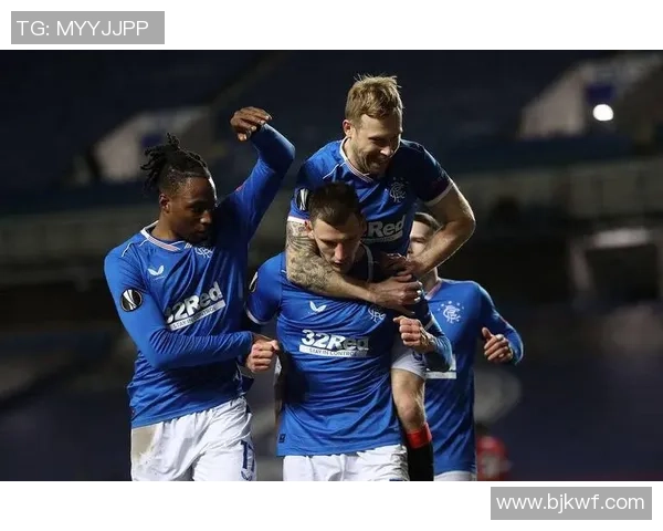 维快速与格拉斯流浪者的精彩对决揭示足球战术与团队协作的重要性